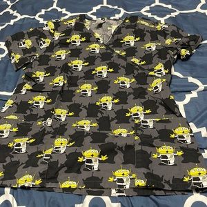 Disney Alien toy story scrub size M